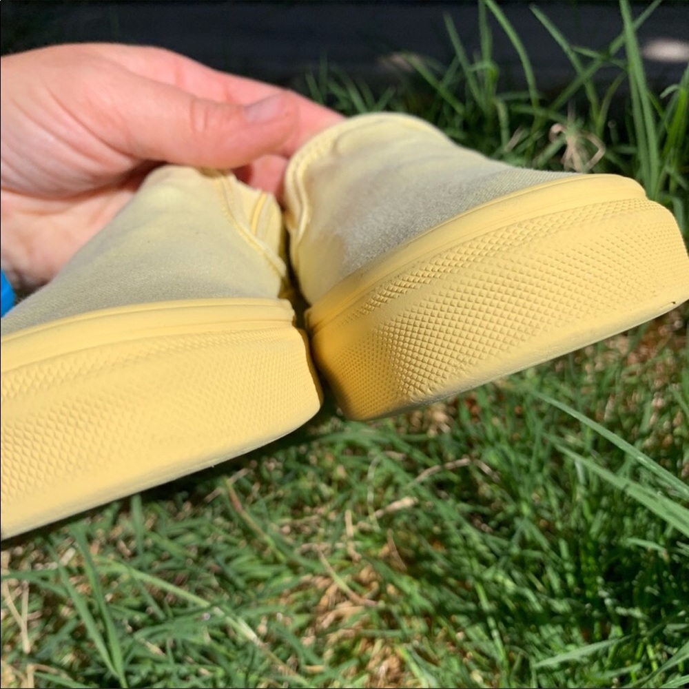 Yellow vans - Picture 7 of 7